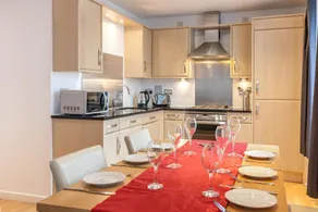 Stylish Apartment - Image 5