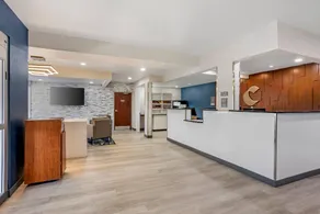 Comfort Inn & Suites Harrisburg-Hershey North - Image 4