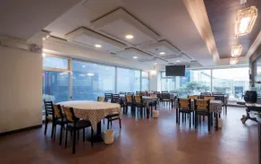 Hwaseong World Tourist Hotel - Image 4
