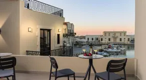 Dea Del Porto Signature Suites - Image 4