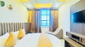 Hotel Lee Paramount - Image 2