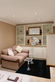 Home At City AirPort Excel EastLondon UN - Image 2