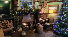 Brunant Arms Hotel - Image 1