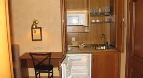 Villa Russell Hotel&Apartments - Image 5