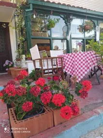 Menekse Hotel - Image 1