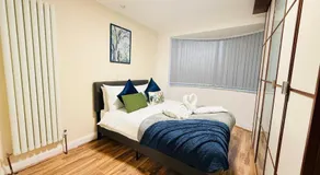 New 3bed Netflix Sleeps6 Family Contractors - Image 2