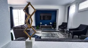 Spacious 3-Bed Family Retreat WiFi & Parking - Image 5