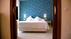 Hotel Reina Victoria - Image 2