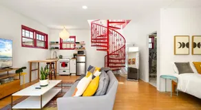 Artsy Venice Beach Canals Studio w/Rooftop & Sauna - Image 2