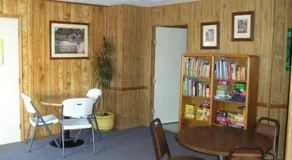 Lake Minden Camping Resort Cottage 2 - Image 3