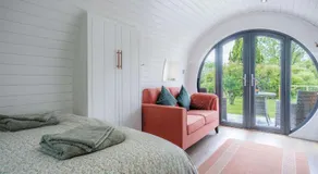 Woody's - 1 Bedroom Pod - Cold Inn - Image 2