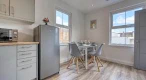 Buckwell Heights - 2 Bedroom Free Parking Wifi Sky TV - Image 5