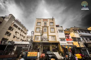 Hotel Golden Petals - Image 3