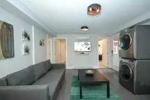 M. Hooper Downtown Luxury - Image 1