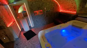 Secret Jacuzzi Mons - Parking privé gratuit - Image 5