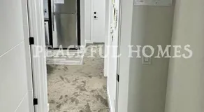 Peaceful Homes - Elegant 2 Bedroom Suite - Image 4