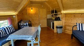 Holly Tree Glamping Cabins - Image 4
