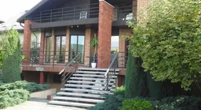 Studija viloje-Quiet Apartment 15 min from Airport - Image 3