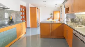 Mazi Apartments Colón - Image 5
