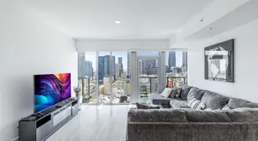 Top Floor 3 Bed 3 Bath Penthouse Living In Luxury - Image 2