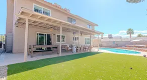 Spacious Lux Estate l 8 mins to Strip - Image 4