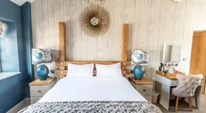 Wheatsheaf Inn, Bar Hill - Image 2
