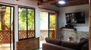 hermosa cabaña villa majo, cuenta con el espectacular rio santo domingo - Image 2