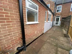 Cozy Self-Contained Suite with Own Entrance - Image 2