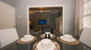 Oakmont Living 2BR Apartment - Image 3