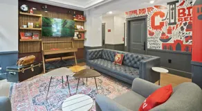 The Dorm Hotel - Image 5