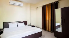 Hotel Sunshine - Image 2
