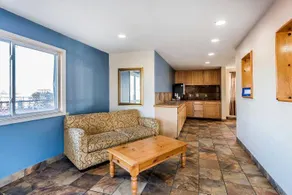 Rodeway Inn & Suites - Image 2