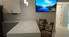 Luxury 1 Bedroom & Rooftop Pool unit #2 - Image 2