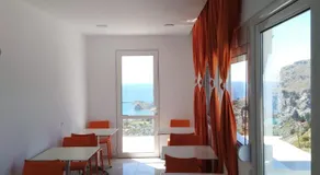 Bouganville Bed & Breakfast Stegna - Image 4