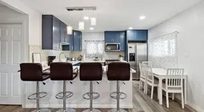 Modern City Ranch 3 bdrm Family Home Access by Dirt Road - Image 5