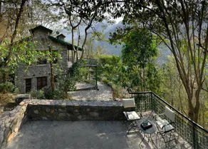 Neemrana's Glasshouse on the Ganges - Image 4