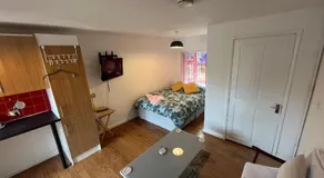 Home away from home - Image 2