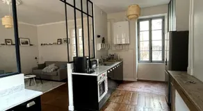 Beautiful accommodation - Hypercentre Marketplace - Image 4