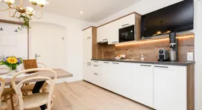 Double room, separate toilet and shower/bathtub, facing the garden - Image 3