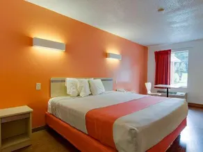 Motel 6 Cartersville, GA - Image 2