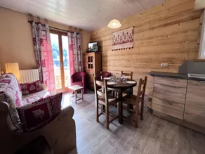Apartment in Vars Near Ski Slopes - Image 2