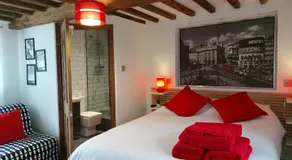 Thames Head Wharf - Historic Cotswold Cottage with Stunning Countryside Views - Image 2