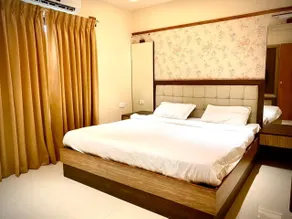 Lovely 3BHK apartment with Pool - Image 4