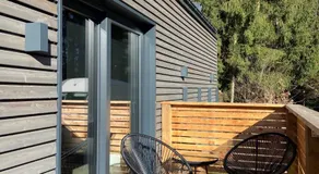 Modernes Tinyhouse Trailer Cabins am Waldrand - mit Seezugang - Image 4
