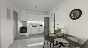 Astoria Apartment - Image 3