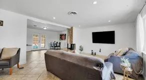 Charming Apple Valley Retreat - Image 2