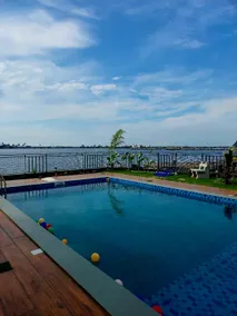 Mira's PMC Lakeshore Resort - Image 3