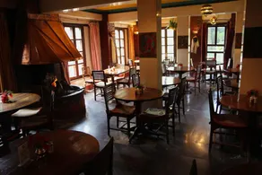 Vajra Hotel - Image 4