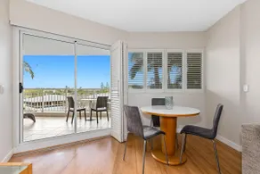 North Facing 2bed2bath-Large Sunny Balcony *WIFI* - Image 3