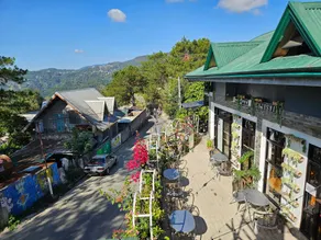 Budget Friendly Cozy Unit 4,  2-3 pax with Balcony - Image 3